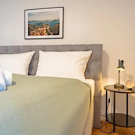 Schlossberg Residences - Design-apartments Im Herzen Der Pfalz Apartment *