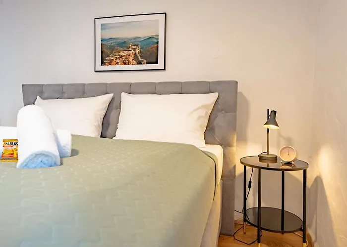 Schlossberg Residences - Design-apartments Im Herzen Der Pfalz Apartamento *